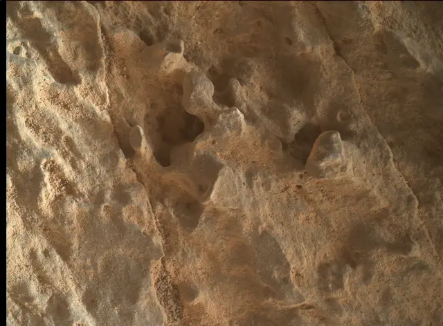Sol 3644: Mars Hand Lens Imager (MAHLI)