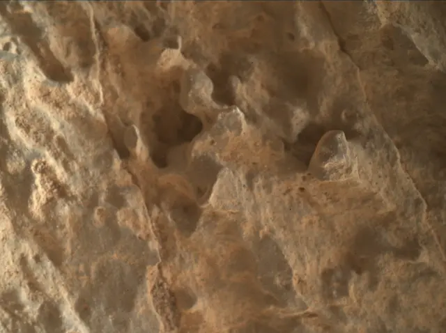 Sol 3644: Mars Hand Lens Imager (MAHLI)