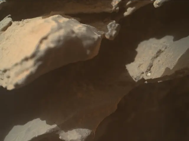 Sol 3644: Mars Hand Lens Imager (MAHLI)
