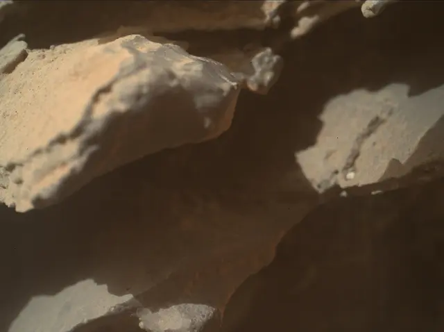 Sol 3644: Mars Hand Lens Imager (MAHLI)