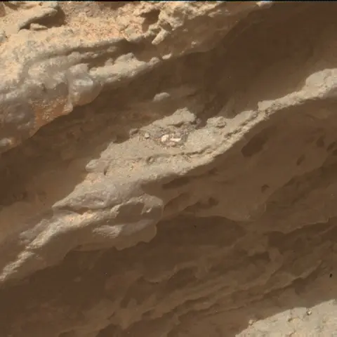Sol 3644: Mars Hand Lens Imager (MAHLI)