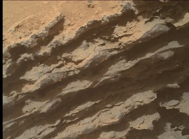 Sol 3644: Mars Hand Lens Imager (MAHLI)