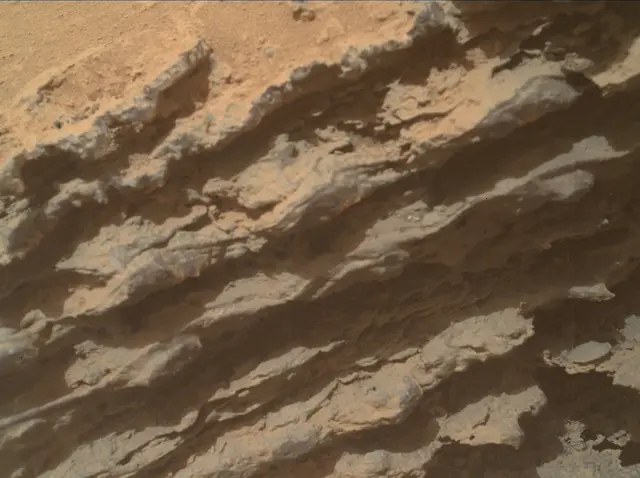 Sol 3644: Mars Hand Lens Imager (MAHLI)
