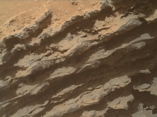 Sol 3644: Mars Hand Lens Imager (MAHLI)