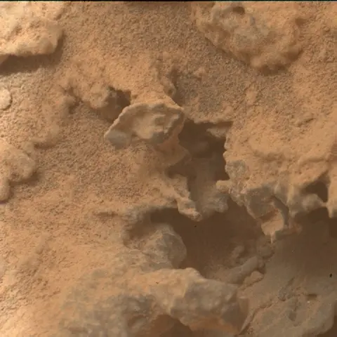 Sol 3644: Mars Hand Lens Imager (MAHLI)