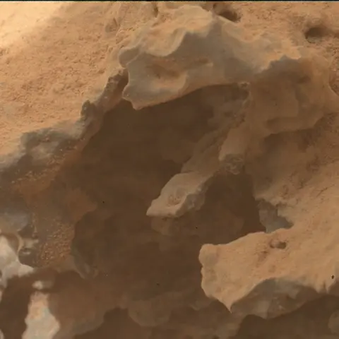 Sol 3644: Mars Hand Lens Imager (MAHLI)