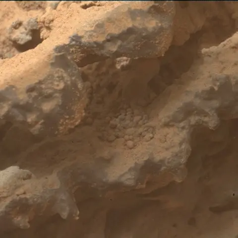 Sol 3644: Mars Hand Lens Imager (MAHLI)