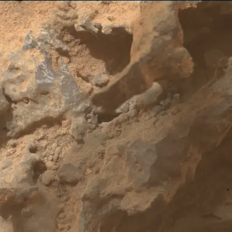 Sol 3644: Mars Hand Lens Imager (MAHLI)