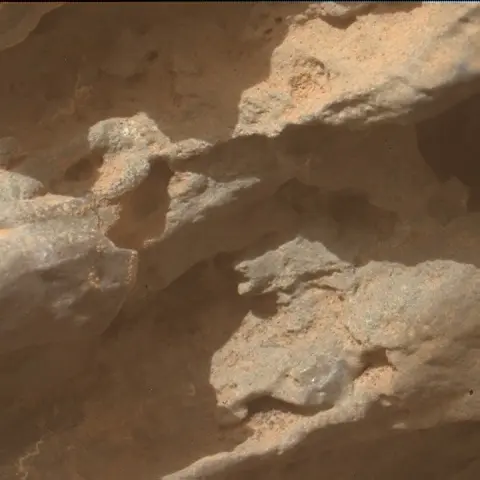 Sol 3644: Mars Hand Lens Imager (MAHLI)