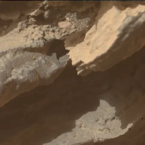 Sol 3644: Mars Hand Lens Imager (MAHLI)
