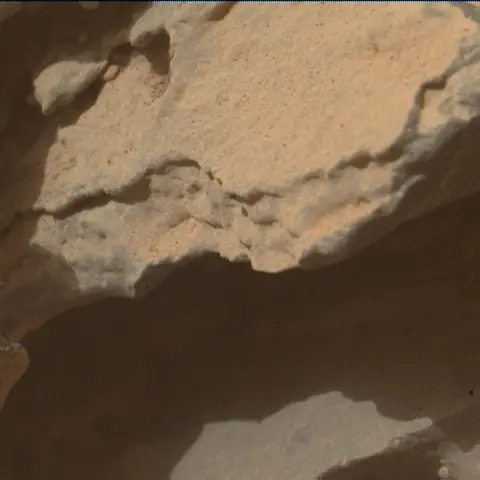 Sol 3644: Mars Hand Lens Imager (MAHLI)