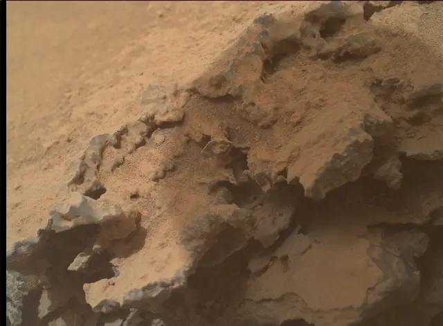 Sol 3644: Mars Hand Lens Imager (MAHLI)