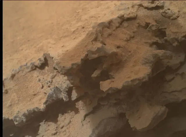 Sol 3644: Mars Hand Lens Imager (MAHLI)
