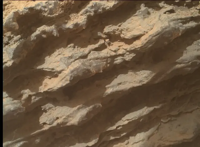 Sol 3644: Mars Hand Lens Imager (MAHLI)