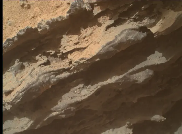 Sol 3644: Mars Hand Lens Imager (MAHLI)