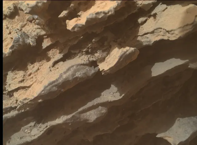 Sol 3644: Mars Hand Lens Imager (MAHLI)