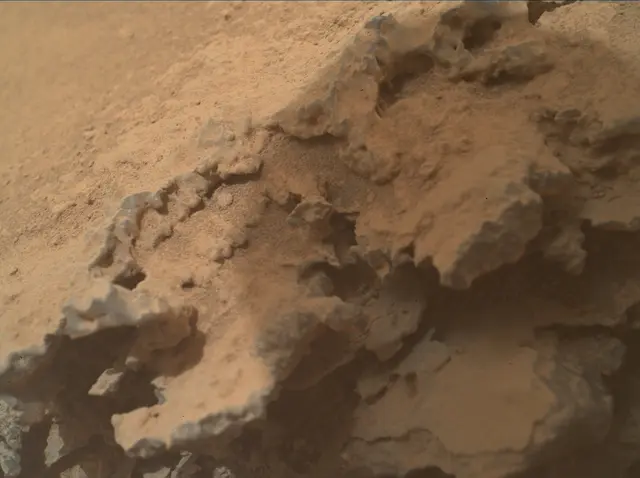 Sol 3644: Mars Hand Lens Imager (MAHLI)