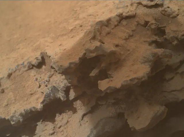 Sol 3644: Mars Hand Lens Imager (MAHLI)