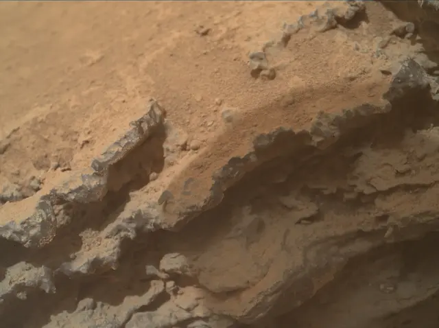 Sol 3644: Mars Hand Lens Imager (MAHLI)
