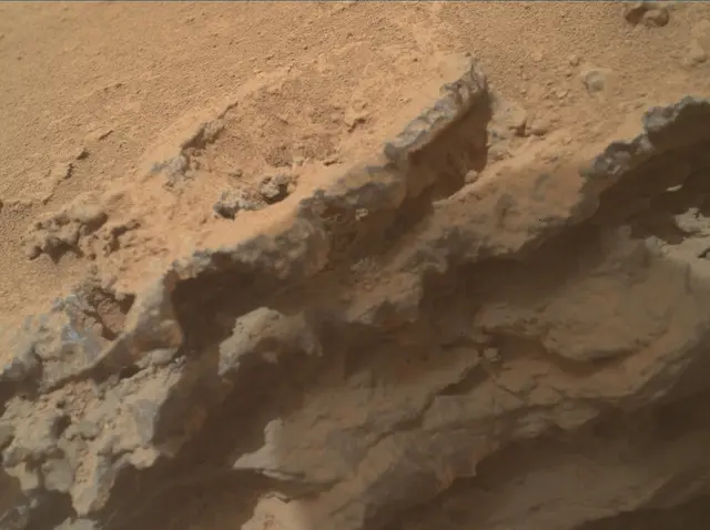 Sol 3644: Mars Hand Lens Imager (MAHLI)