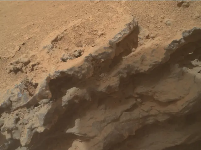Sol 3644: Mars Hand Lens Imager (MAHLI)