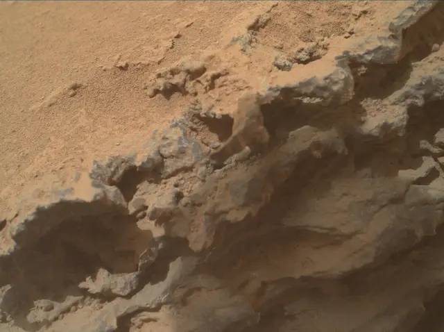 Sol 3644: Mars Hand Lens Imager (MAHLI)