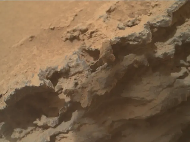 Sol 3644: Mars Hand Lens Imager (MAHLI)