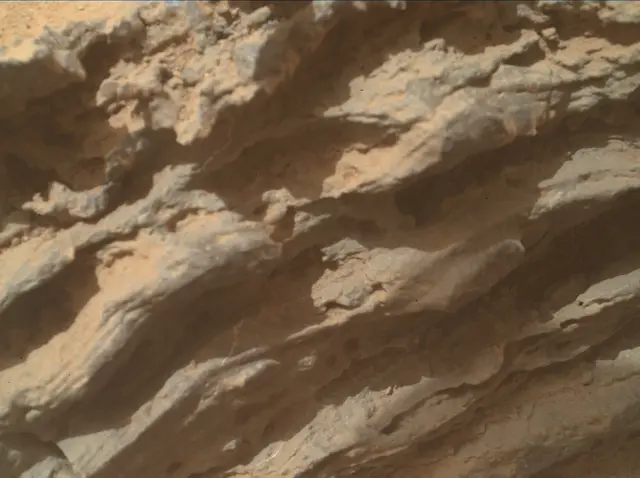 Sol 3644: Mars Hand Lens Imager (MAHLI)