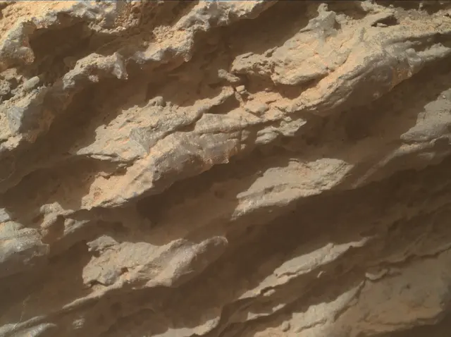 Sol 3644: Mars Hand Lens Imager (MAHLI)