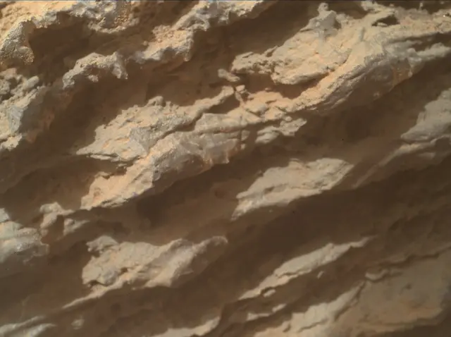 Sol 3644: Mars Hand Lens Imager (MAHLI)