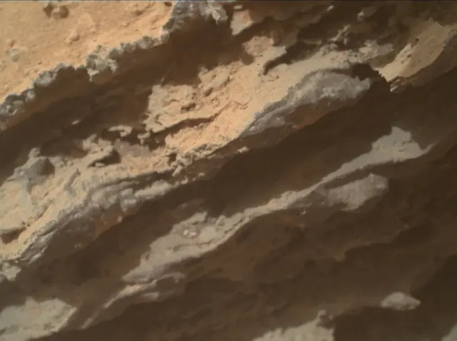 Sol 3644: Mars Hand Lens Imager (MAHLI)