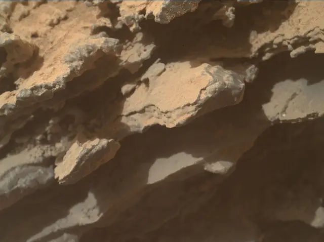 Sol 3644: Mars Hand Lens Imager (MAHLI)