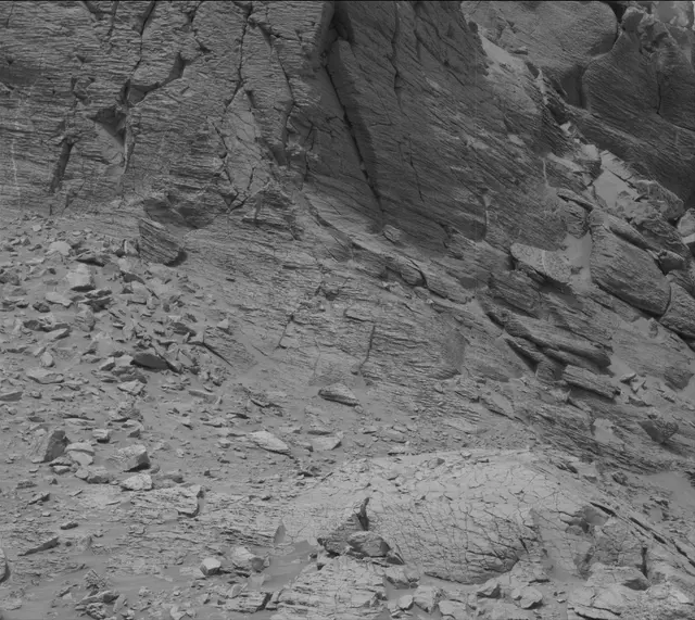 Sol 3645: Mast Camera (Mastcam)