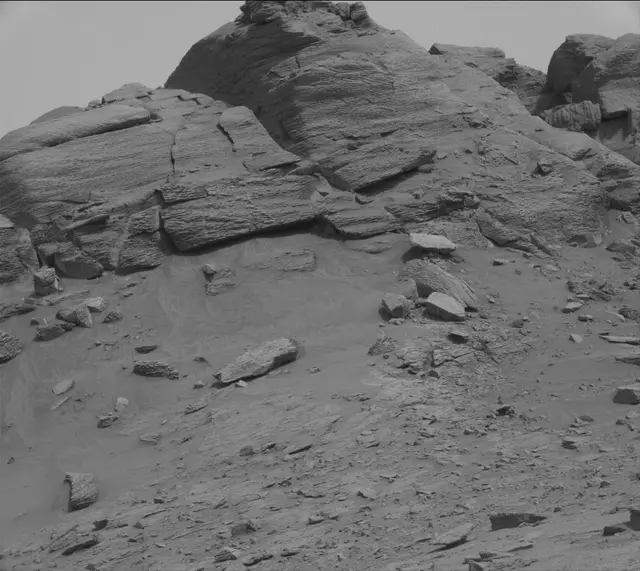 Sol 3645: Mast Camera (Mastcam)