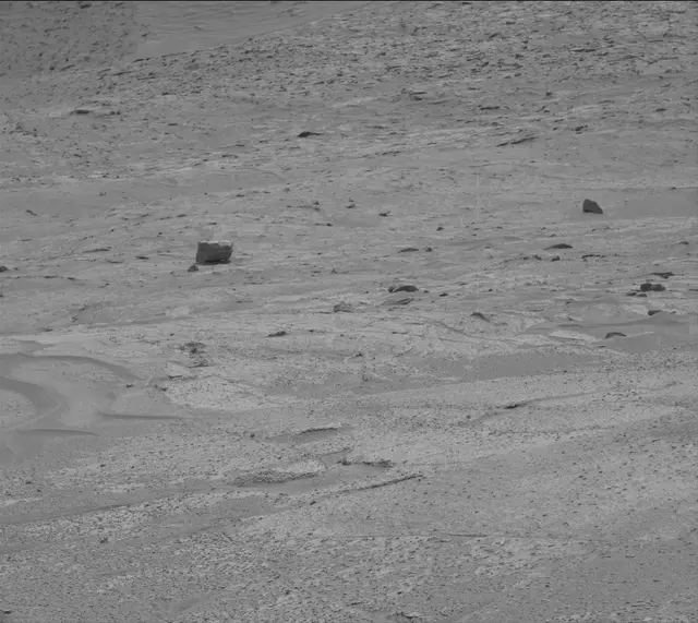 Sol 3645: Mast Camera (Mastcam)