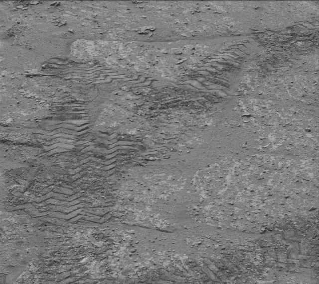 Sol 3645: Mast Camera (Mastcam)