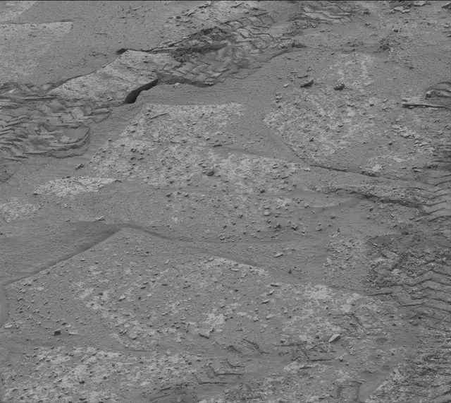 Sol 3645: Mast Camera (Mastcam)