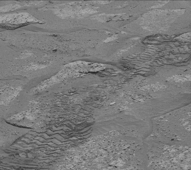Sol 3645: Mast Camera (Mastcam)