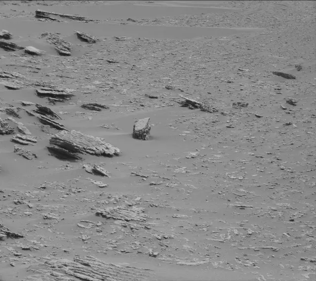 Sol 3645: Mast Camera (Mastcam)