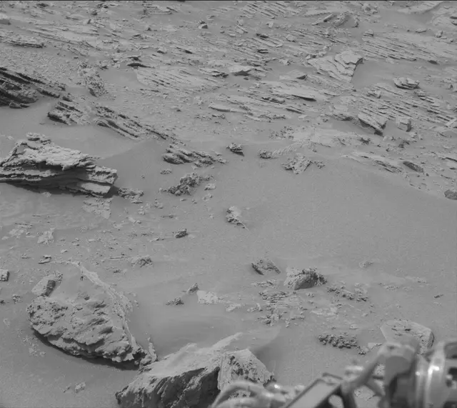 Sol 3645: Mast Camera (Mastcam)