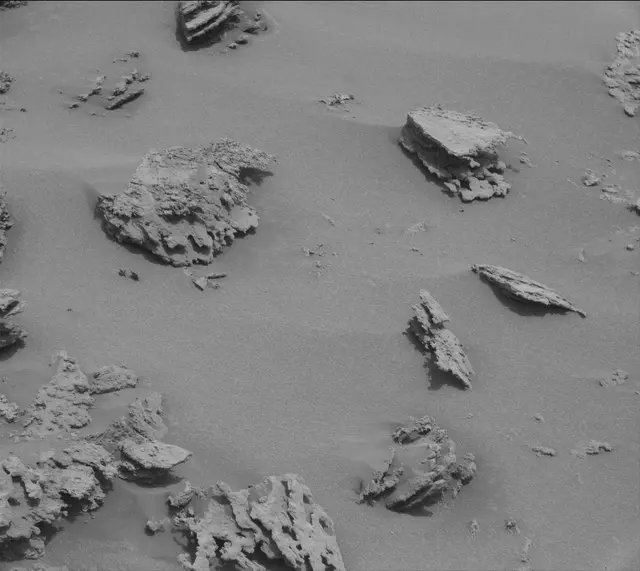 Sol 3645: Mast Camera (Mastcam)