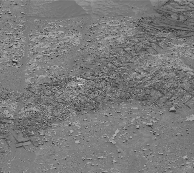 Sol 3645: Mast Camera (Mastcam)