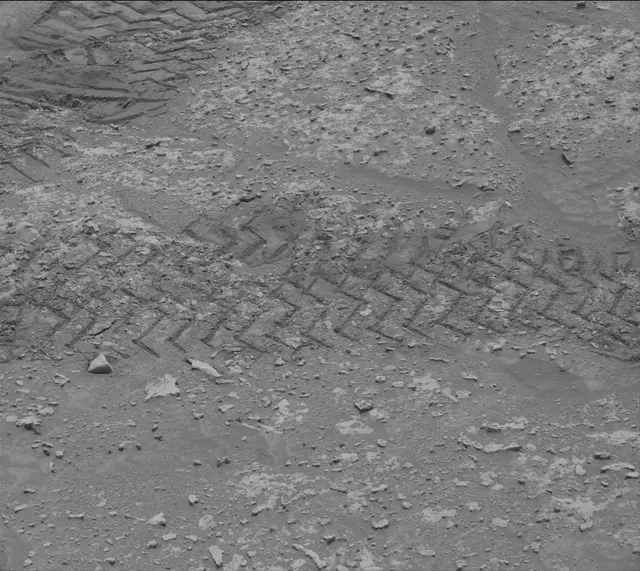 Sol 3645: Mast Camera (Mastcam)