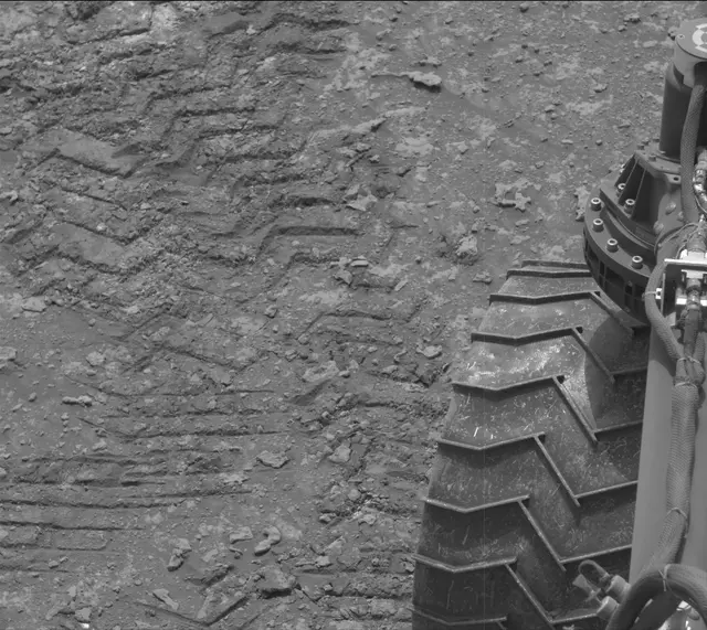 Sol 3645: Mast Camera (Mastcam)