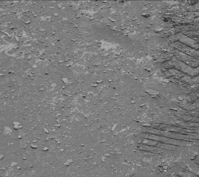 Sol 3645: Mast Camera (Mastcam)