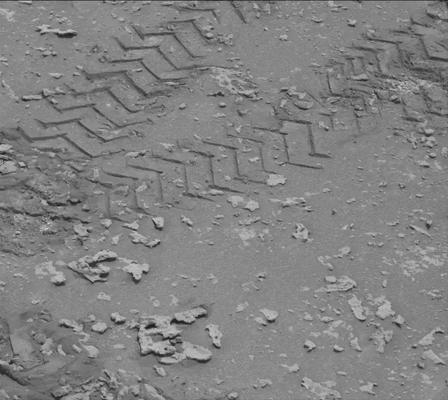 Sol 3645: Mast Camera (Mastcam)