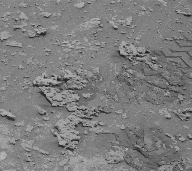 Sol 3645: Mast Camera (Mastcam)