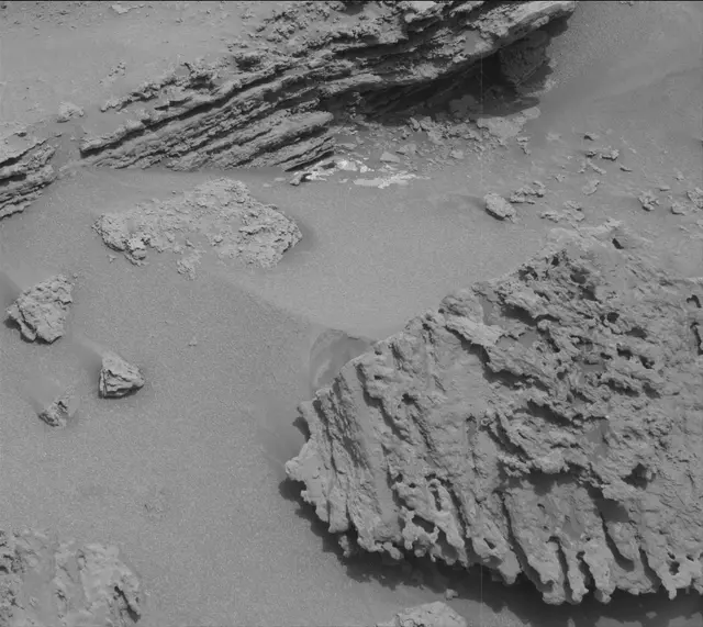 Sol 3645: Mast Camera (Mastcam)