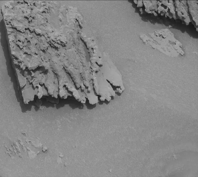 Sol 3645: Mast Camera (Mastcam)