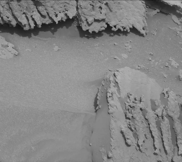 Sol 3645: Mast Camera (Mastcam)